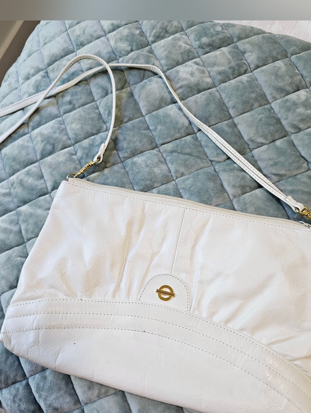 Vintage White Clutch W/Shoulder Strap